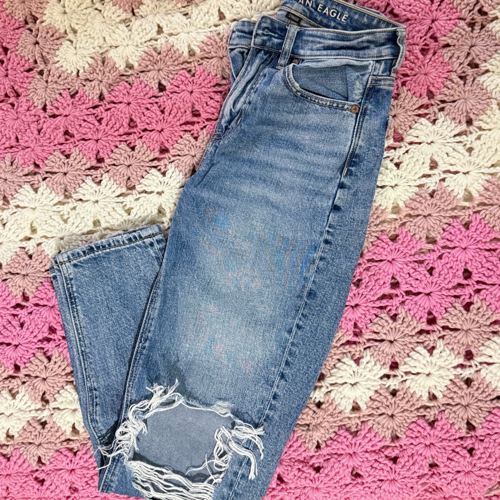 American Eagle Outfitters Light Blue Straight Leg Jeans with Knee Distress